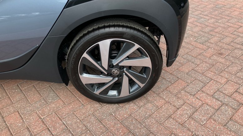 Toyota Aygo X 1.0 VVT-i Edge 5dr Petrol Hatchback